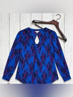 Candie’s Royal Blue Keyhole Blouse with Pink & Black Feather Print Size S